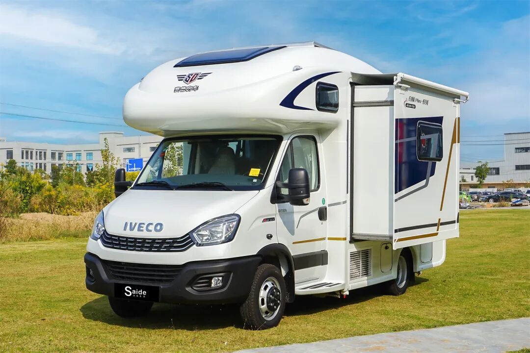 白鲸后进门单拓展一款商旅两用性价比最高能容纳8人的房车