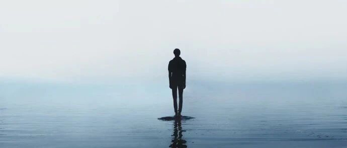 消失3个月后，胡歌深夜“官宣恋情”：这么多年了，我还是忘不了她!