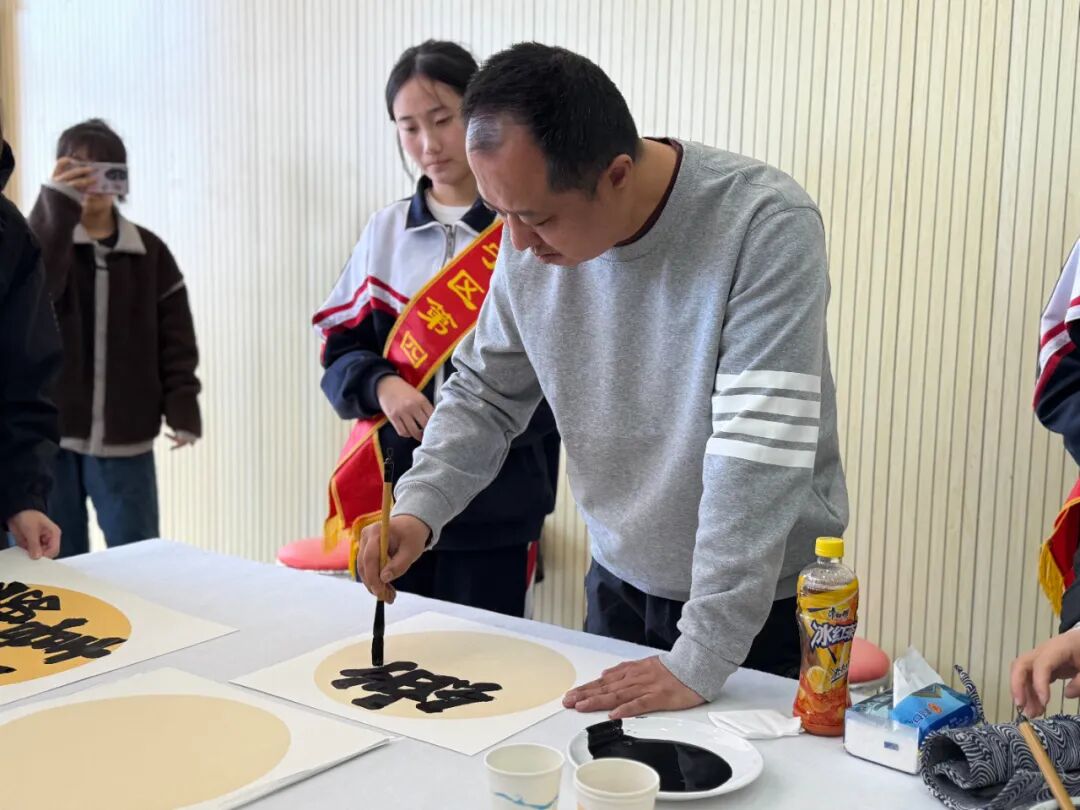 【书画进校园】集宁区文联举办“感党恩、听党话、跟党走”民族团结心向党暨“翰墨北疆，书润校园”书画进校园活动 第16张