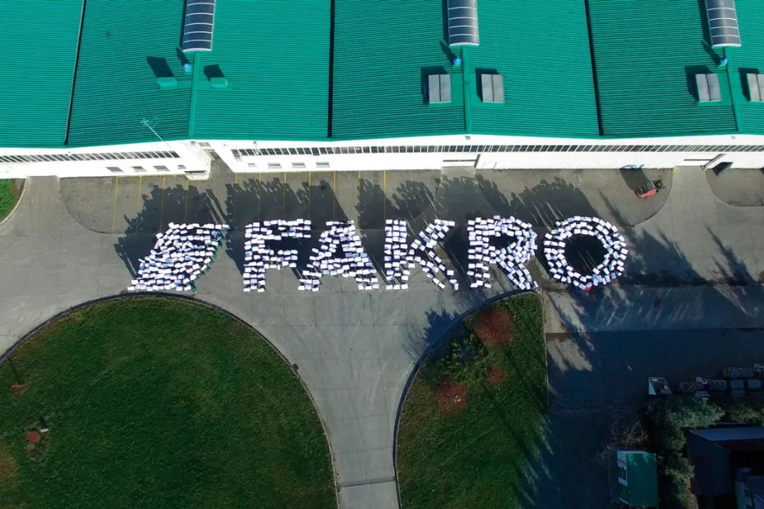 FAKRO（法克罗）-全球专业的斜屋顶天窗领导品牌  网址：www.fakro58.com  电话：400-666-1106