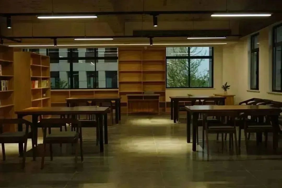 湖南理工学院南湖学院_湖南理工到南湖广场_湖南理工南湖学院宿舍