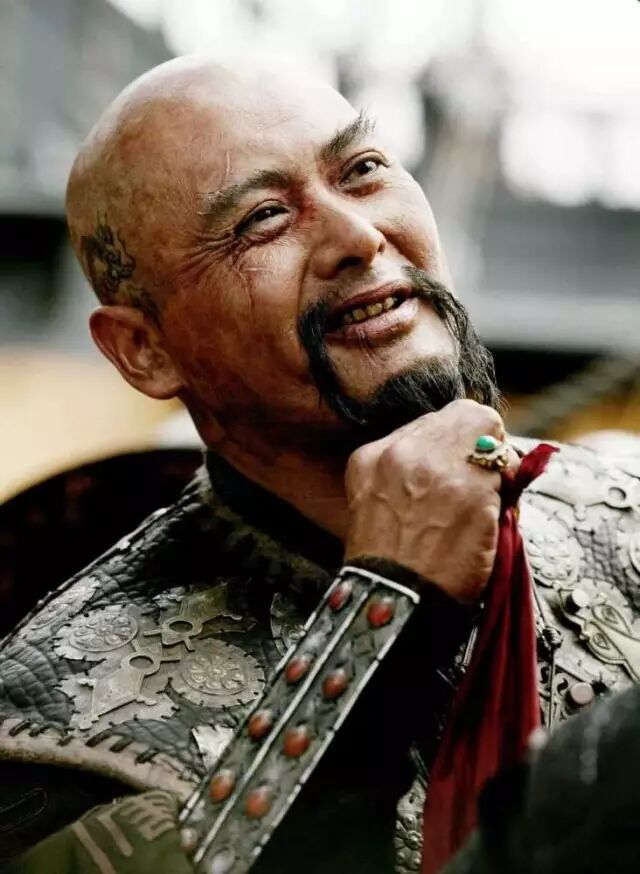 新加坡海盗之王,是一位中国海盗,拥有前往世界尽头的茅坤图,被飞翔的