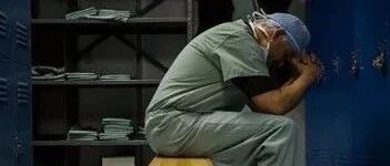 同一医院，32天内，两位青年医生去世