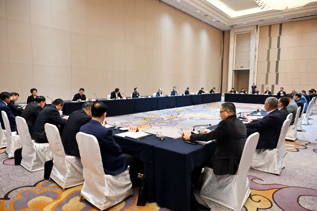 许勤参加省政协十三届二次会议经济、特邀、科技、科协界别联组讨论