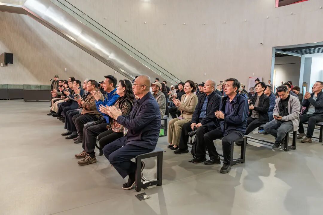 “新时代全国摄影精品巡展”走进兴安盟 第2张