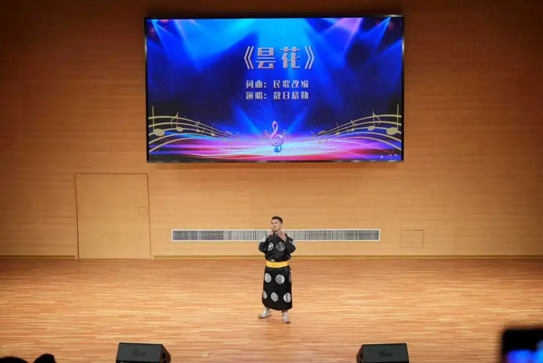 基层艺讯 | “歌游内蒙古 唱响兴安盟”原创歌曲演唱会开演 第11张