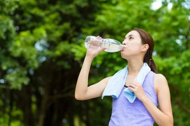 會喝水能減肥，這是真的嗎？ 健康 第4張