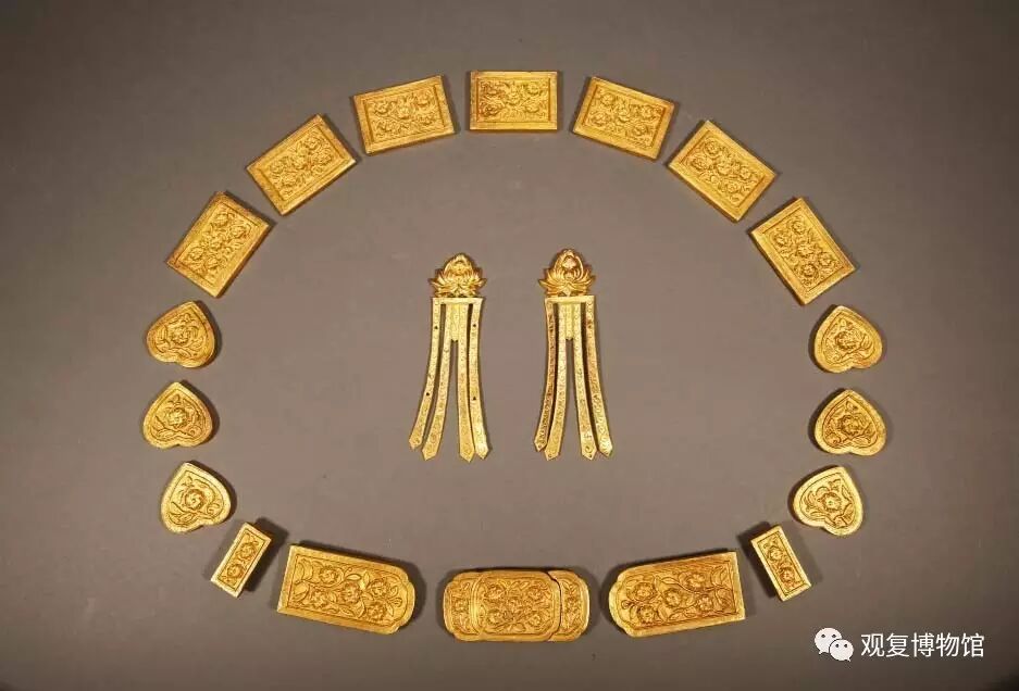 明代 白玉金垒丝镶红宝石蹀躞带一组 上海观复博物馆藏 厦门观复博物