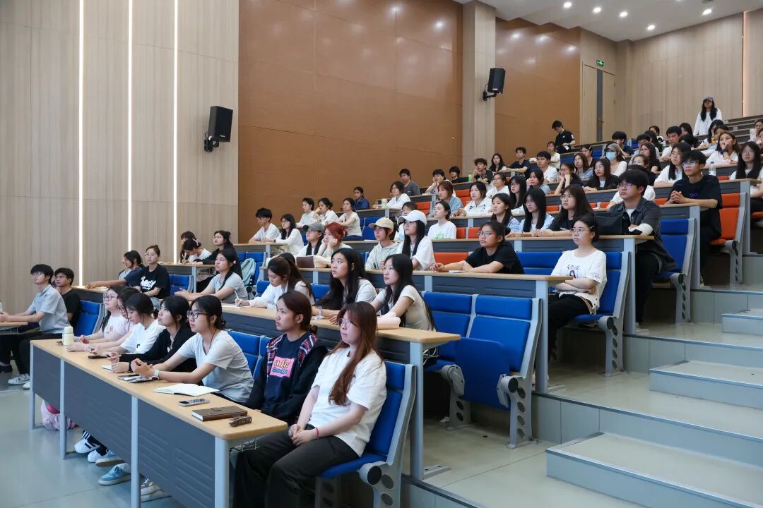 青春筑梦，薪火相传｜药学院（明德书院）入团积极分子团课学习圆满收官