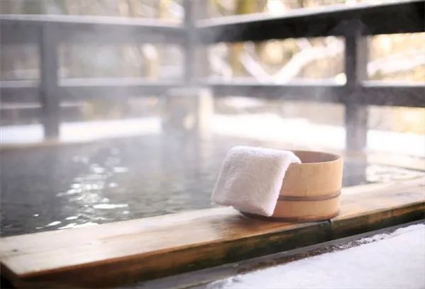 不是东京大阪！这个浪漫雪国，一到冬天就美成童话