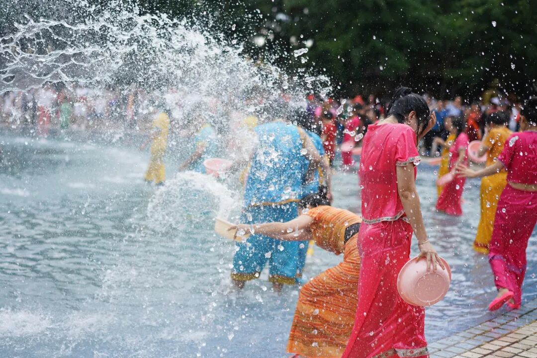 4月春假旅行榜｜挖到被低估的小城，春色比扬州更撩，钻进紫蓝色花海被治愈！