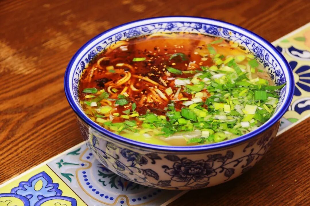 靠一碗面火遍全国,这座被cctv安利的西北宝藏城市,真的被低估了