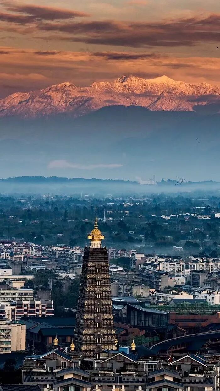 高铁20分钟！这座藏在成都边上的神仙小城，比乐山更好吃！