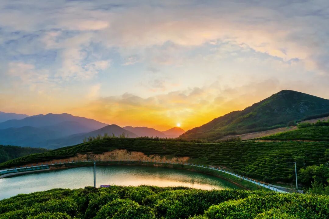 中原被忽略的宝藏小城，连续8年上榜“中国宜居城市”，太适合反向旅行！