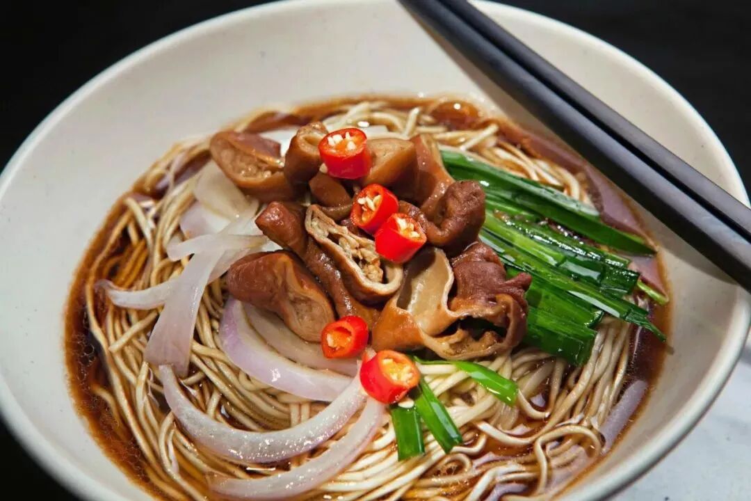 别去三亚挤了！清明拼假6天，我私藏的宝藏小城好吃到飞起，美到失语！