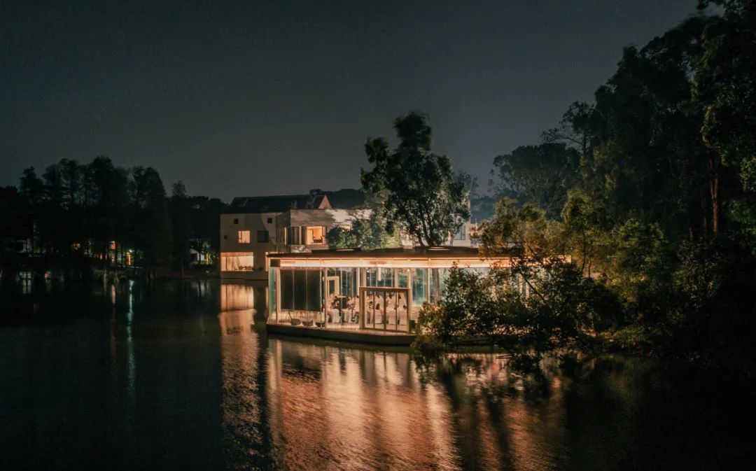 比厦门悠闲，美食不输扬州！初秋红叶漫天，谁不爱这座幸福感老城？