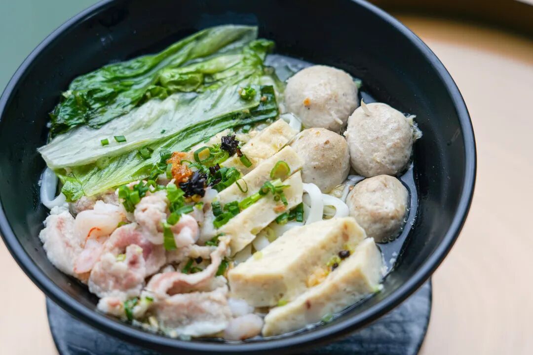 比厦门悠闲，美食不输扬州！初秋红叶漫天，谁不爱这座幸福感老城？