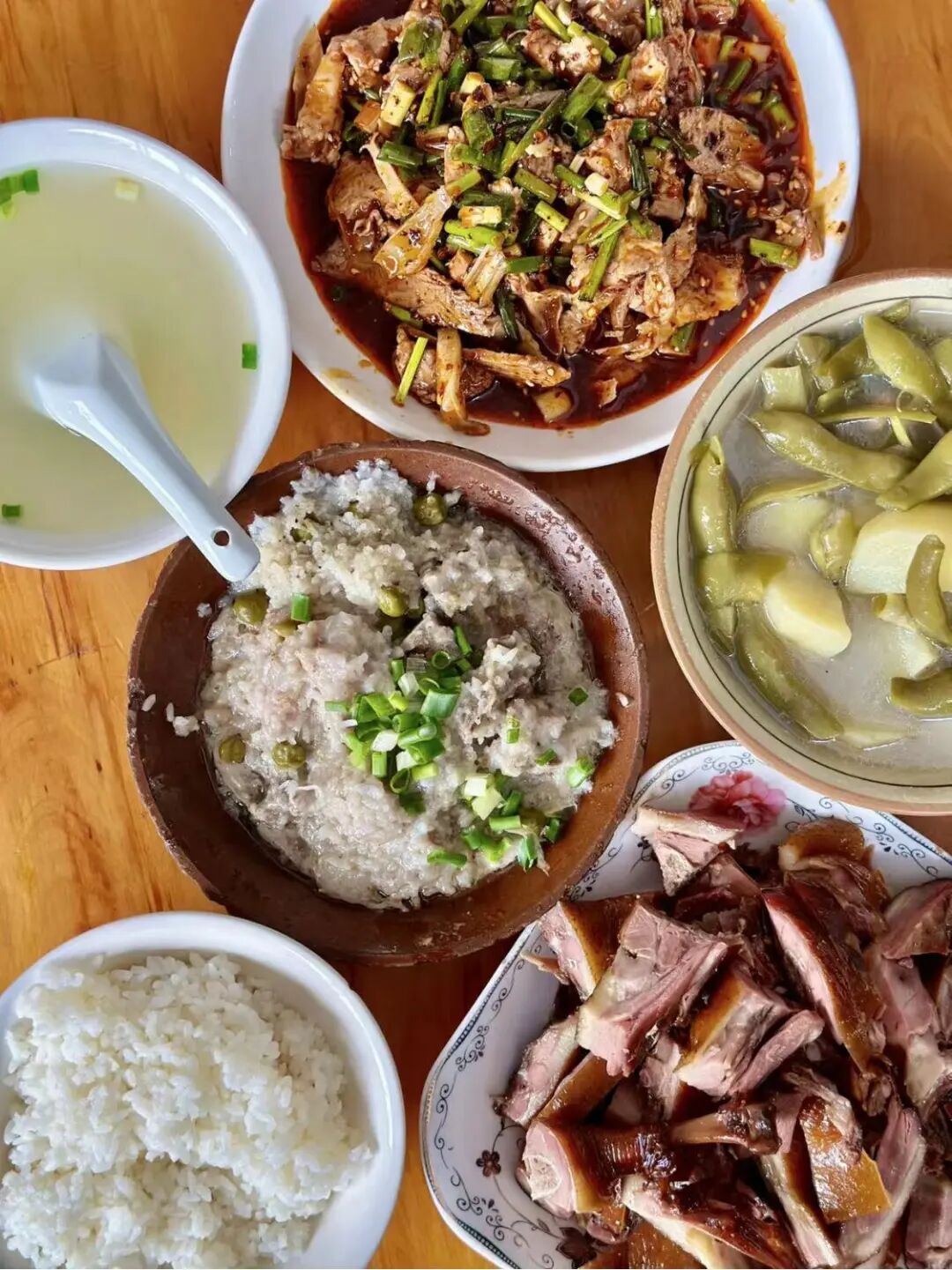 高铁20分钟！这座藏在成都边上的神仙小城，比乐山更好吃！