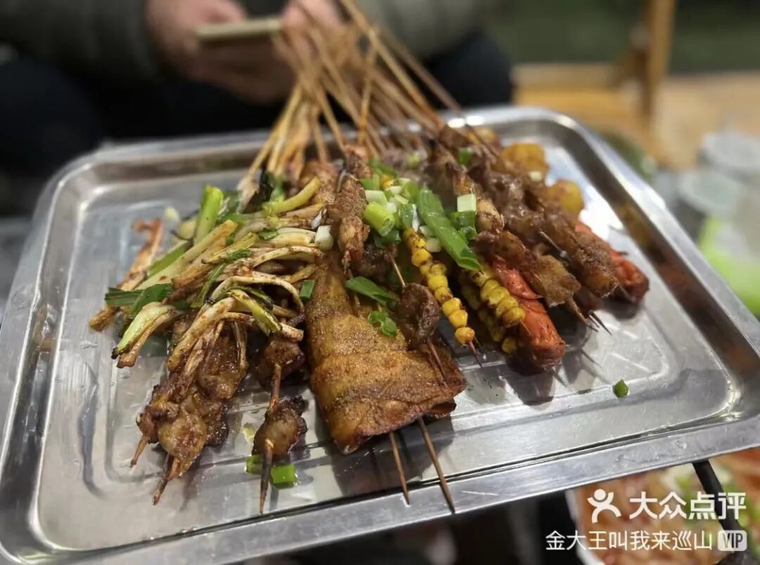 高铁20分钟！这座藏在成都边上的神仙小城，比乐山更好吃！