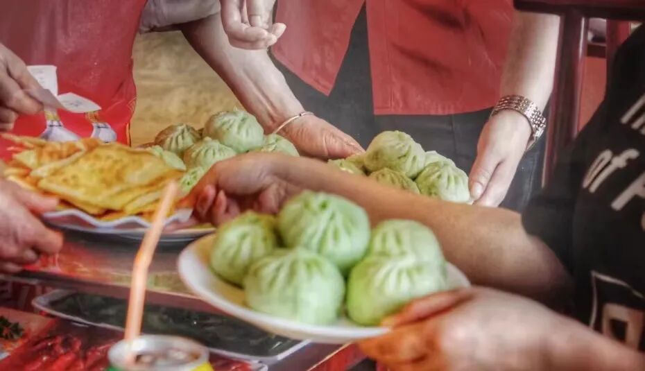 高铁20分钟！这座藏在成都边上的神仙小城，比乐山更好吃！