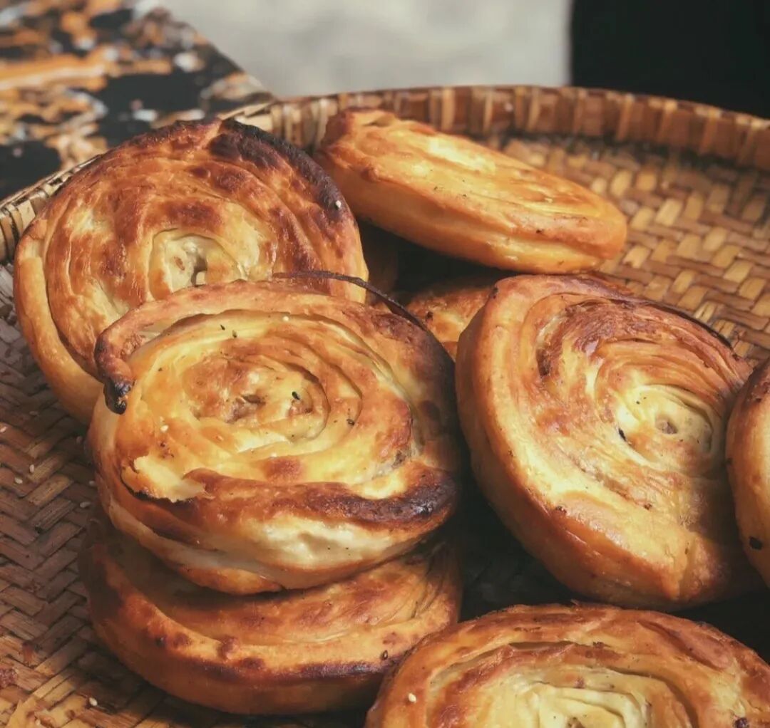 高铁20分钟！这座藏在成都边上的神仙小城，比乐山更好吃！