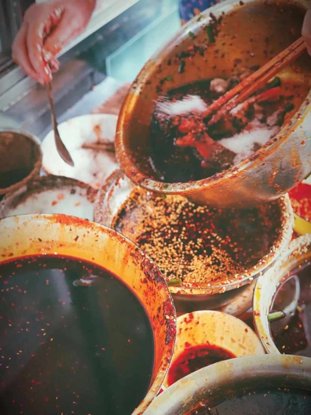 高铁20分钟！这座藏在成都边上的神仙小城，比乐山更好吃！