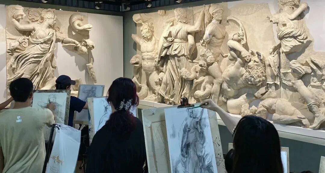 中国美术学院附中2020级学生，帕加马祭坛写生！(图64)