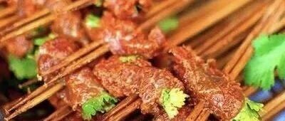 郑州这家串串火锅，每一根都藏着老成都味
