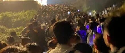 广东一景区已饱和！​多地发通知：暂停售票
