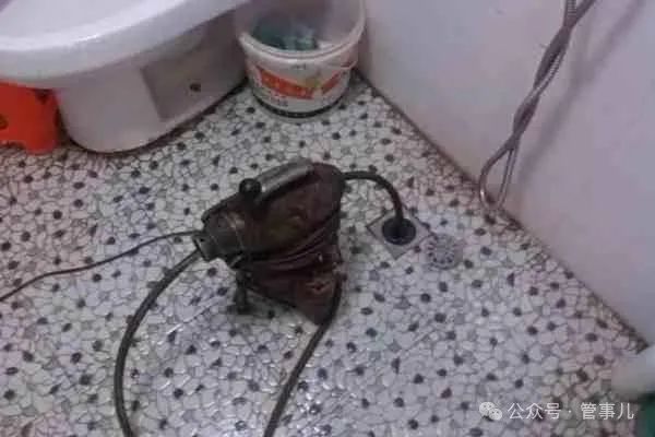 疏通马桶多少钱_马桶疏通100块_马桶疏通500元
