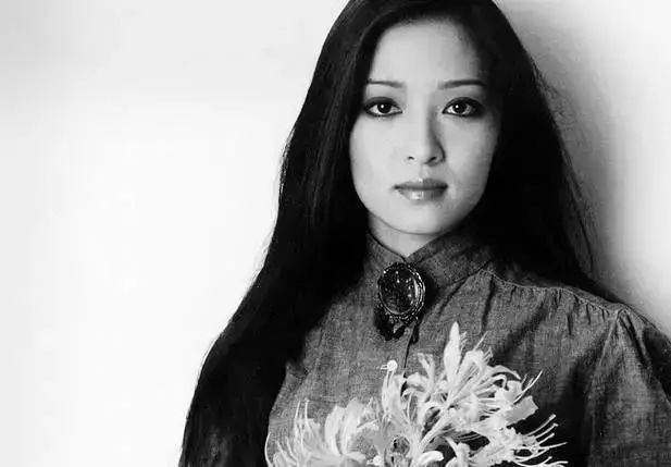 胡因梦:女人的终极安全感,不是婚姻,不是孩子,而是……-微信头条网 胡因梦:女人的终极安全感,不是婚姻,不是孩子,而是……
