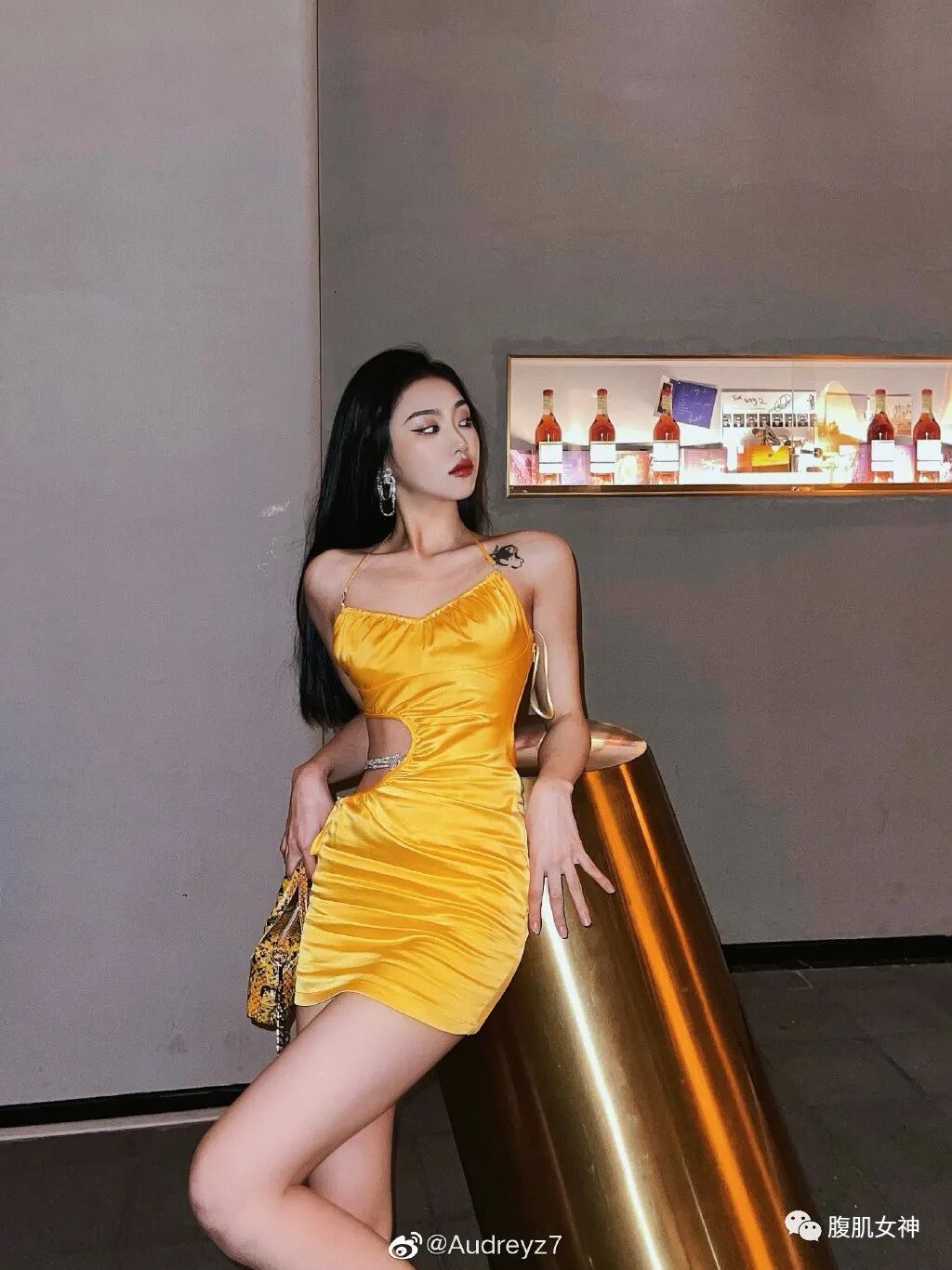 【美女】蜂腰翘臀+神仙颜值！这位女神让网友都沸腾了…（组图） - 25