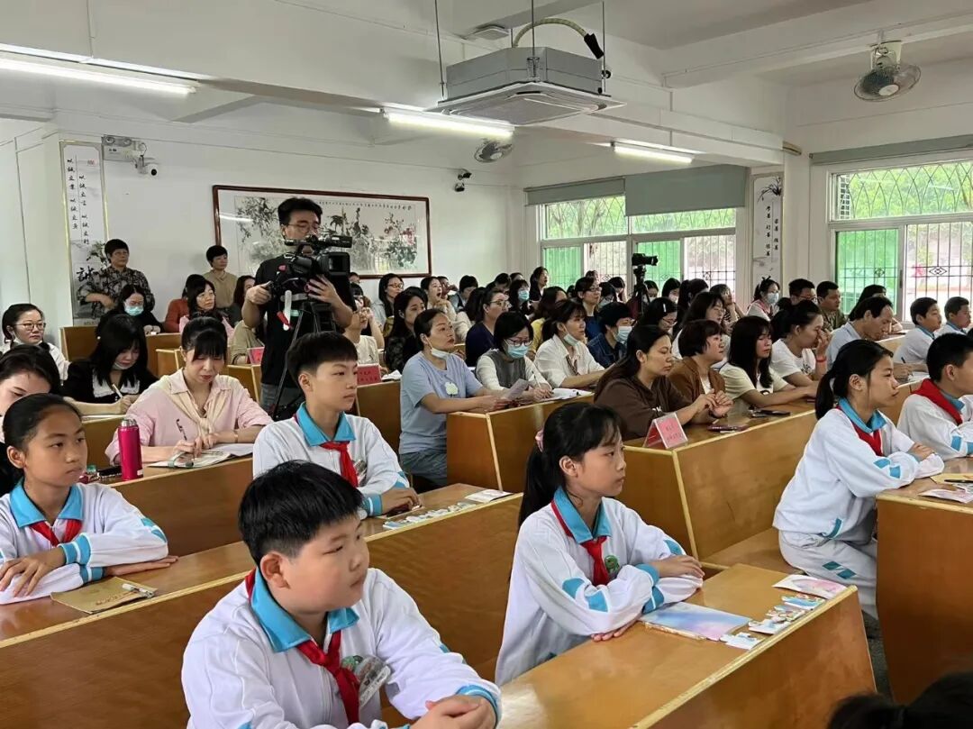 主题班会彰显教育智慧观摩研讨助力专业成长澄海区举行小学优质主题