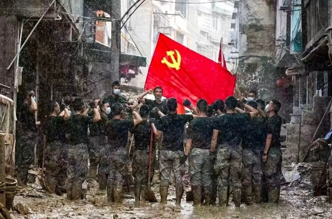 榕江洪灾紧急救援，子弟兵冲锋一线彰显使命担当
