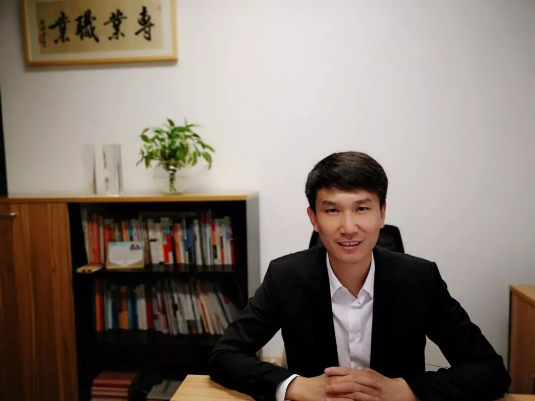 王泽,现任令才科技ceo,曾任阳光保险共享中心总经理