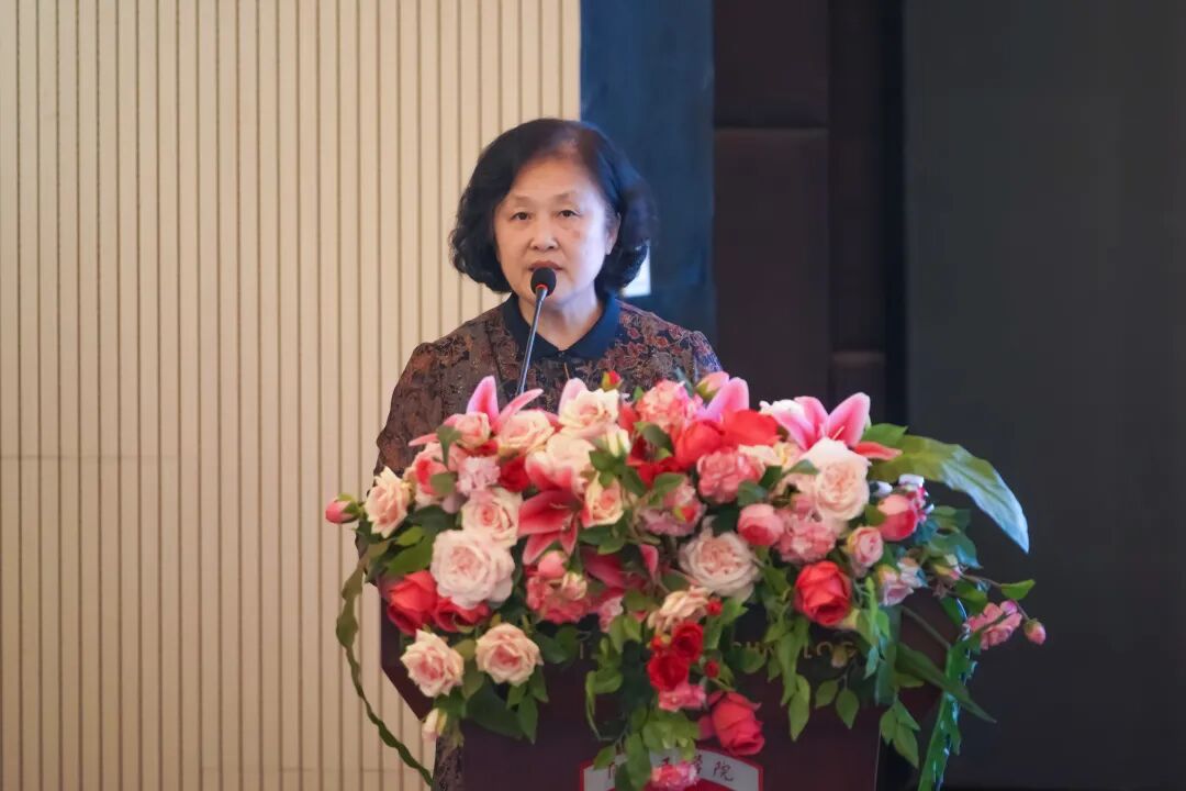 随后,李咏梅副校长就《厦门工学院本科教育教学审核评估工作实施方案