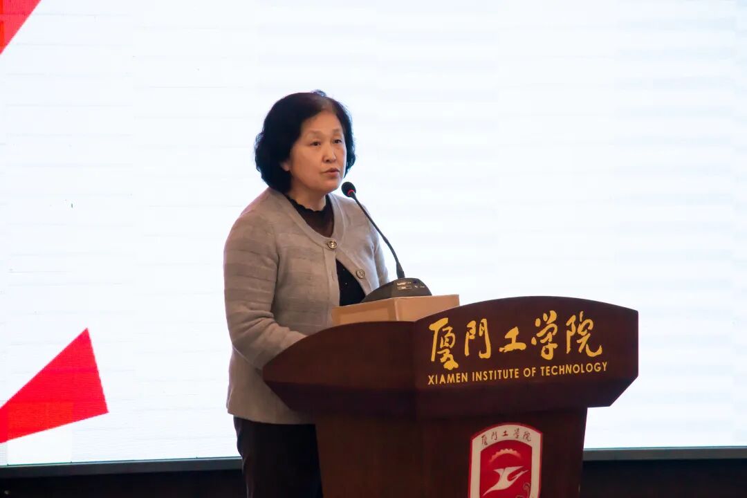 李咏梅副校长兼学研产企业学院院长,各二级分院院长及相关课程建设