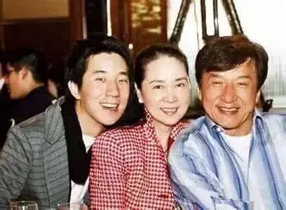 女人 | 林凤娇30多年的隐忍,自己都不爱却那么爱成龙!