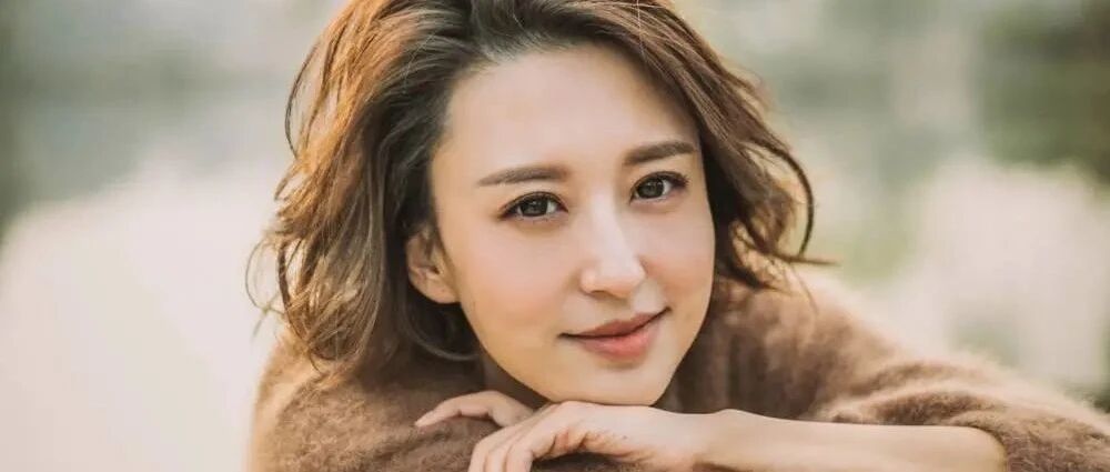 嫁70岁老头、被曝“四个老公”，央视主持人的谣言比明星还离谱