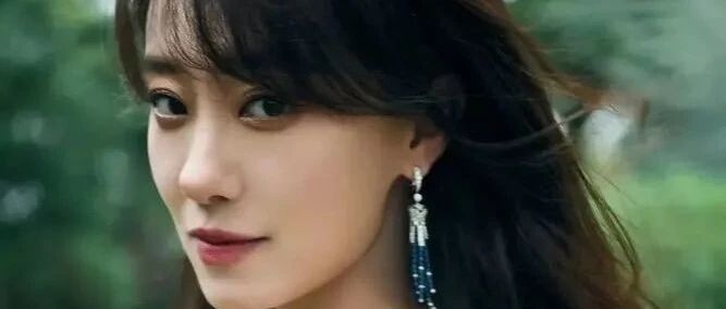 张小斐，爆红一年之后要发自己的光！