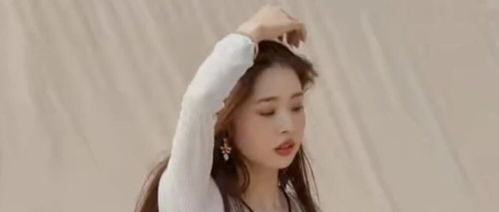 明星穿假货是故意还是无心？唐嫣三穿高仿被骂，刘亦菲曾是山寨王