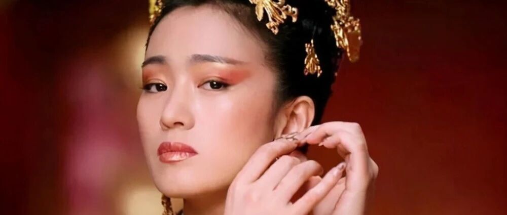 巩俐携《夺冠》强势归来：赞美与意见全接受，但仍然选择一意孤行！