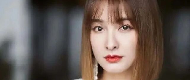 人前风光、人后卑微？明明有颜又有钱，幸好最后华丽蜕变