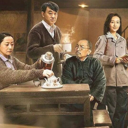 52岁何冰荣获飞天奖！曾穷到5元报名费拿不出，妻子倒贴办婚宴