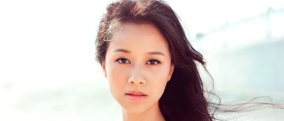 43岁女星连曝大瓜，吓坏娱乐圈：已离婚，有孩子，热恋中