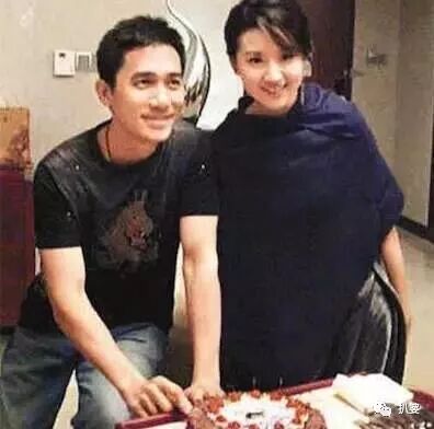 王大治妻女曝光，可他和董洁断了吗？（组图） - 13