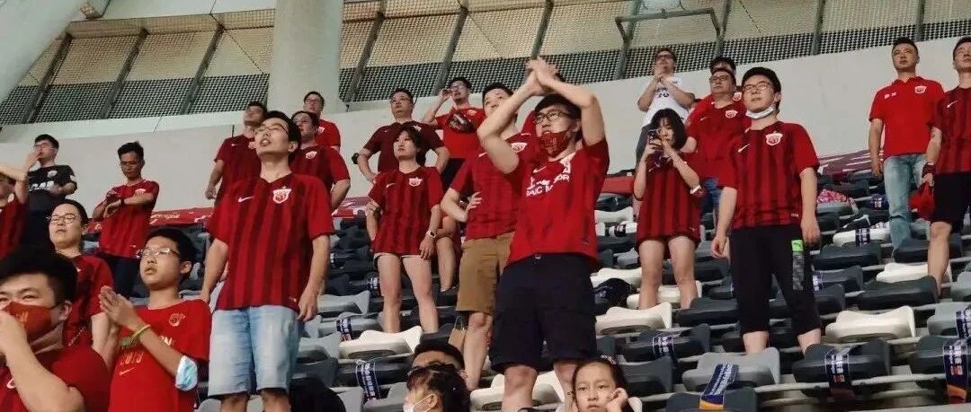 1588的幸福 京沪球迷入场堪比春运回家