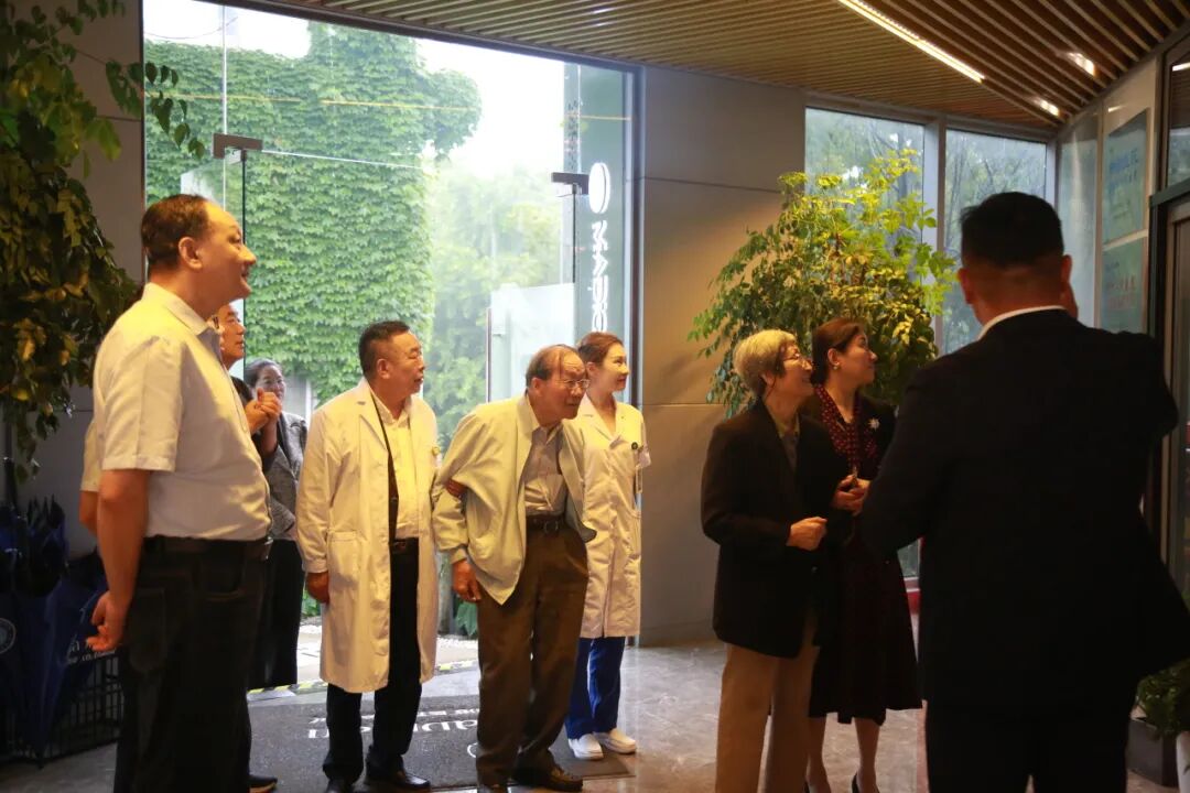 【美地港医疗资讯】热烈欢迎彭淑牗院士率领“彭家军”莅临美地港南太湖生命养疗中心