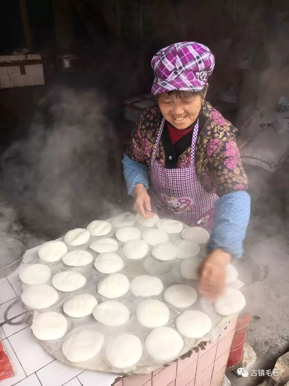 古镇毛石"油炸粑"--记忆中的味道