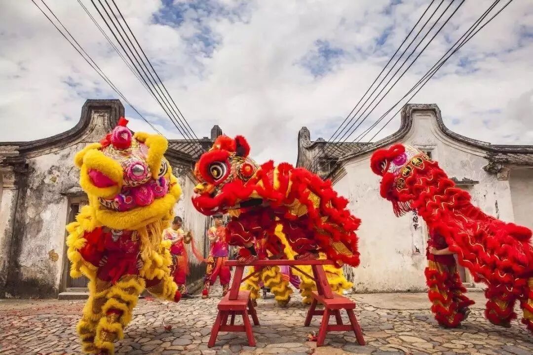 贝贝上扬电视首秀，每周五晚8：30锁定嘉佳卡通《拜见师父》